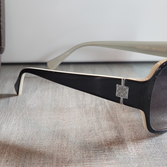 COACH NWT WOMEN'S SUNGLASSES - Picture 2 of 4